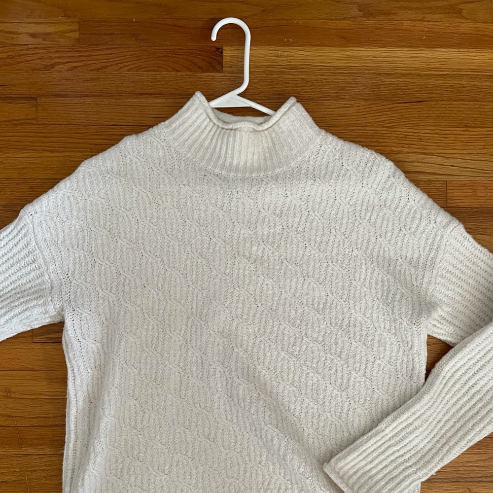 Cream, turtle neck sweater